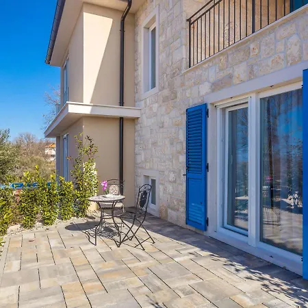 Villa Ostrobradic Sleeps 8 With Pool Air Con And Wifi Sveti Anton (Krk)